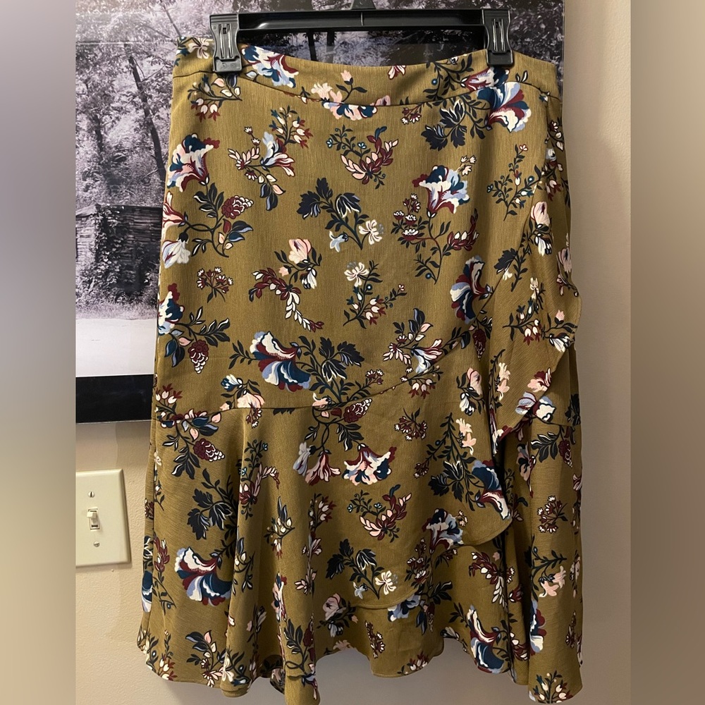 Size 12 Olive Floral Ann Taylor Skirt